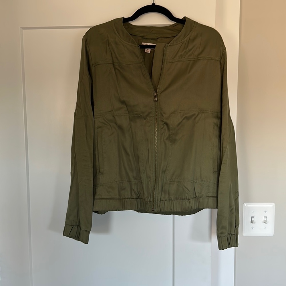 Army / Camo Green Zip Jacket Size XL